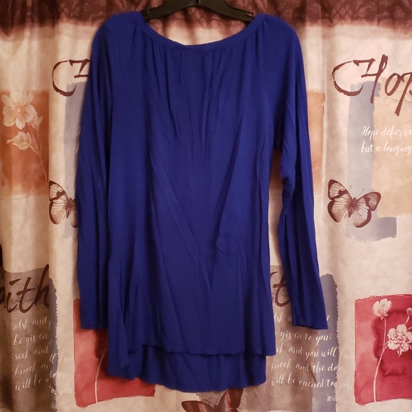 Top - Picture 2 of 3